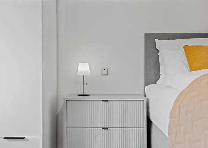 1-2 Personen - Fahrradgarage - Kueche - Zentrum - Wlan - Klima Apartamento *