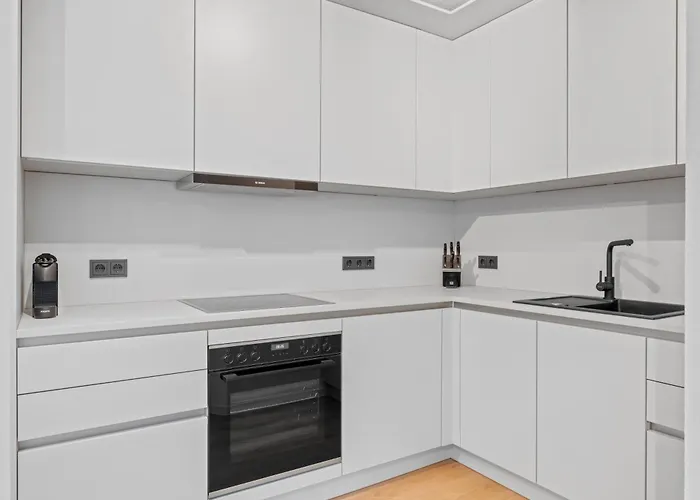 Apartment 1-2 Personen - Fahrradgarage - Küche - Zentrum - Wlan - Klima